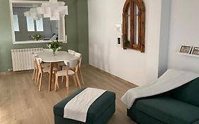 Apartamento completamente reformado en el casco antiguo con vistas al rio